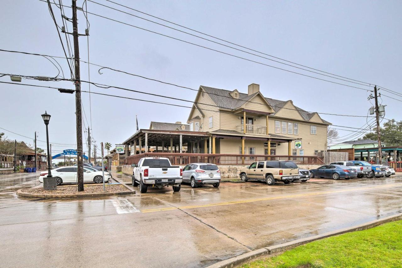 Apt With Balconies - Steps To Kemah Boardwalk! Exterior photo