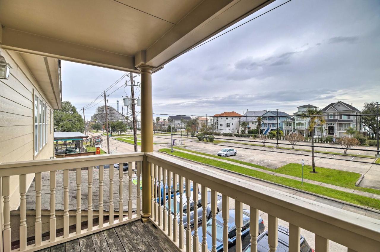 Apt With Balconies - Steps To Kemah Boardwalk! Exterior photo